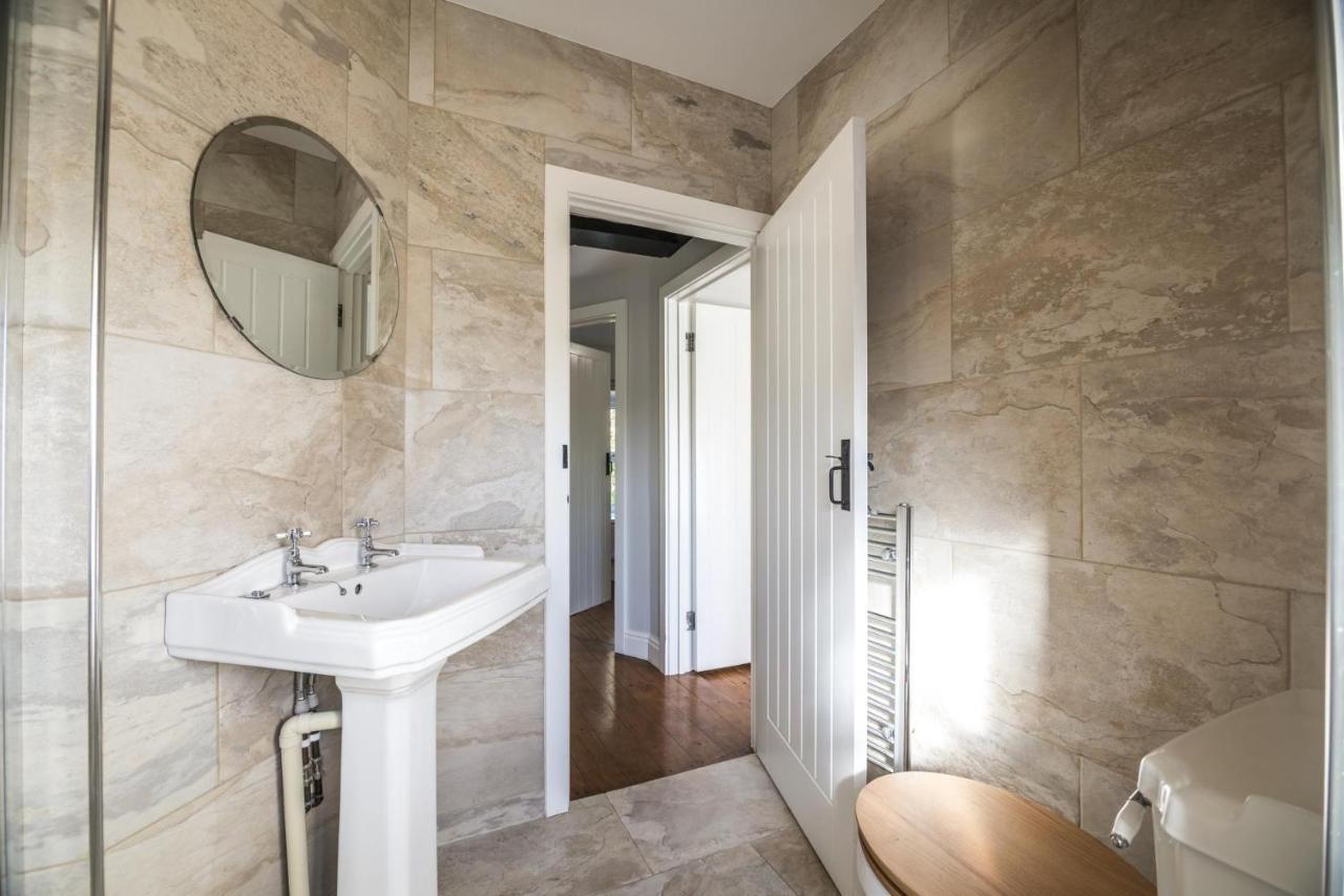 Barn Conversion - Hot Tub - Penally - Tenby المظهر الخارجي الصورة