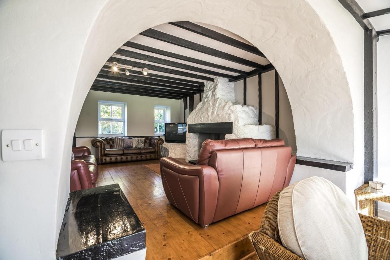 Barn Conversion - Hot Tub - Penally - Tenby المظهر الخارجي الصورة
